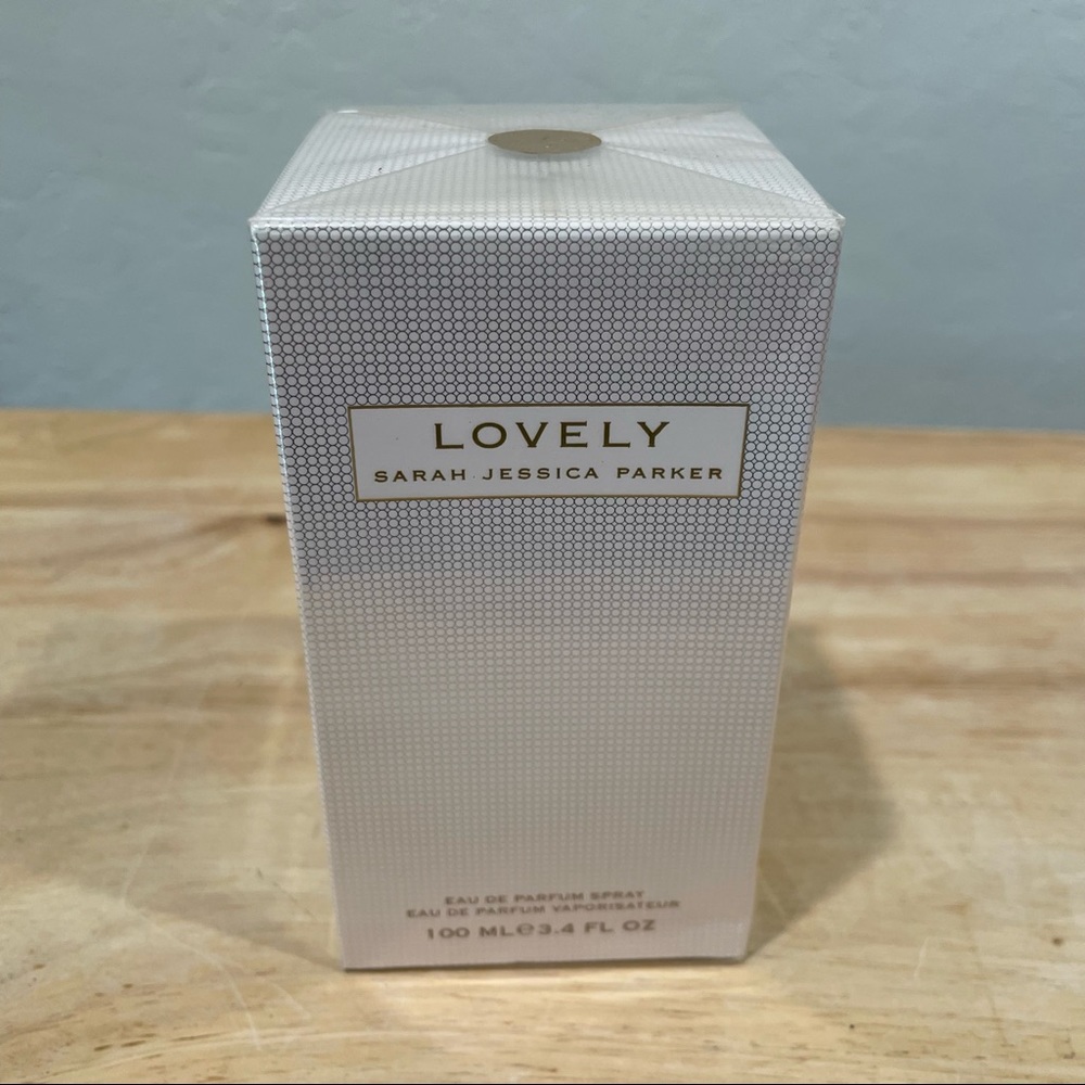 Sarah Jessica Parker Lovely [Authentic]